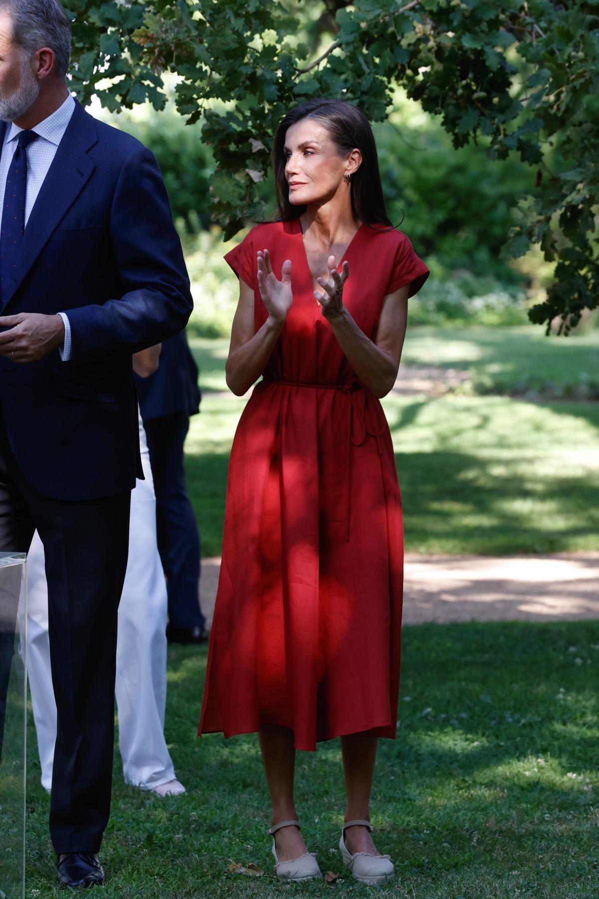 Regard de la Reine Letiaia lors de la réception de l'équipe nationale espagnole à Zarzuela