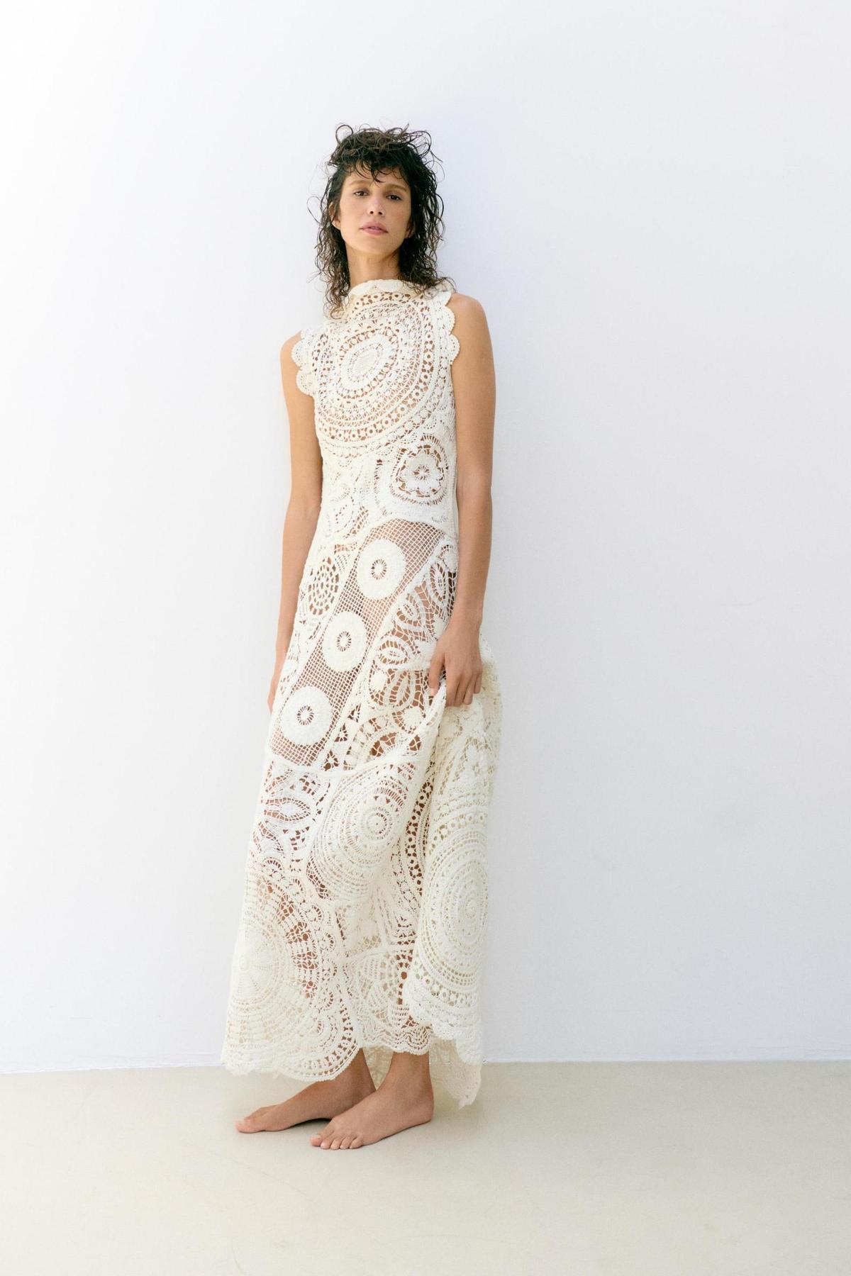 Robe longue blanche en crochet