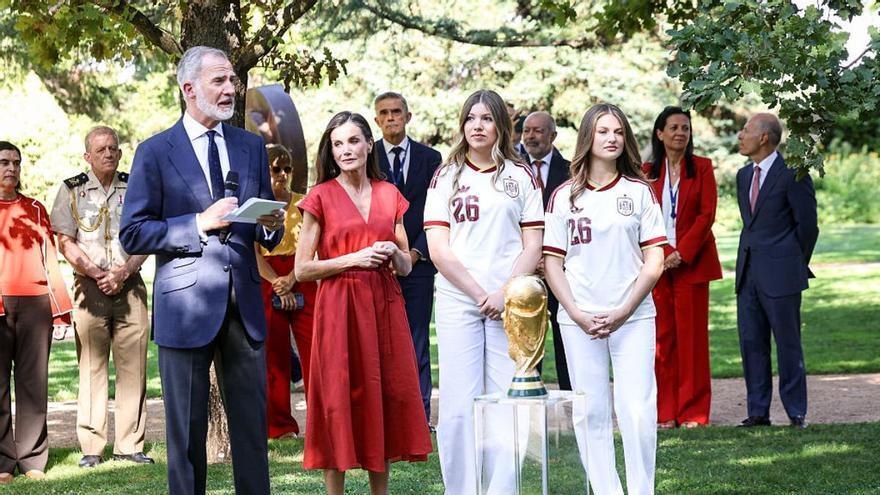 Clin d'œil du roi Felipe à la princesse Leonor, à l'infante Sofía et à l'équipe féminine de football