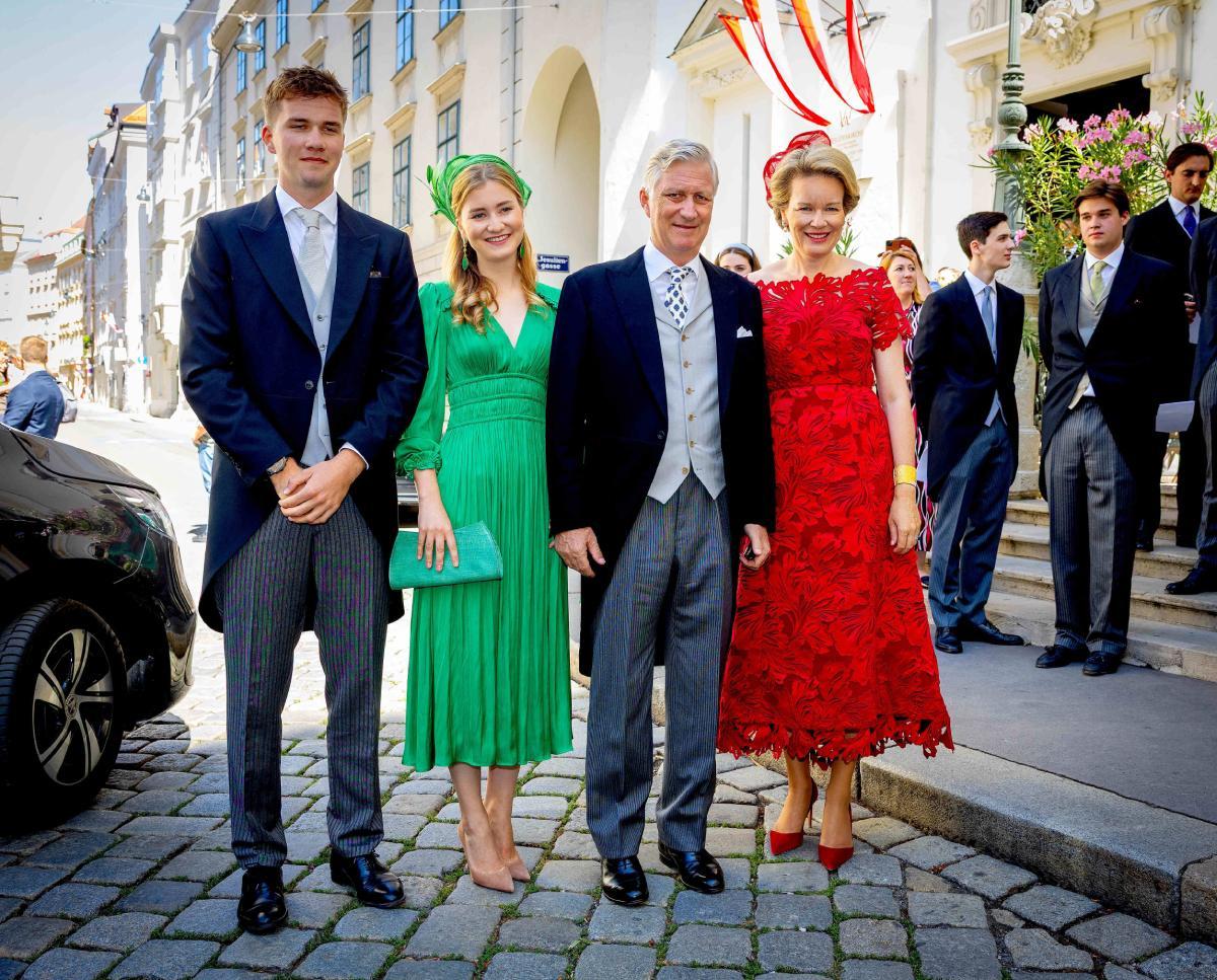 La famille royale de Belgique lors d'un mariage aristocratique à Vienne