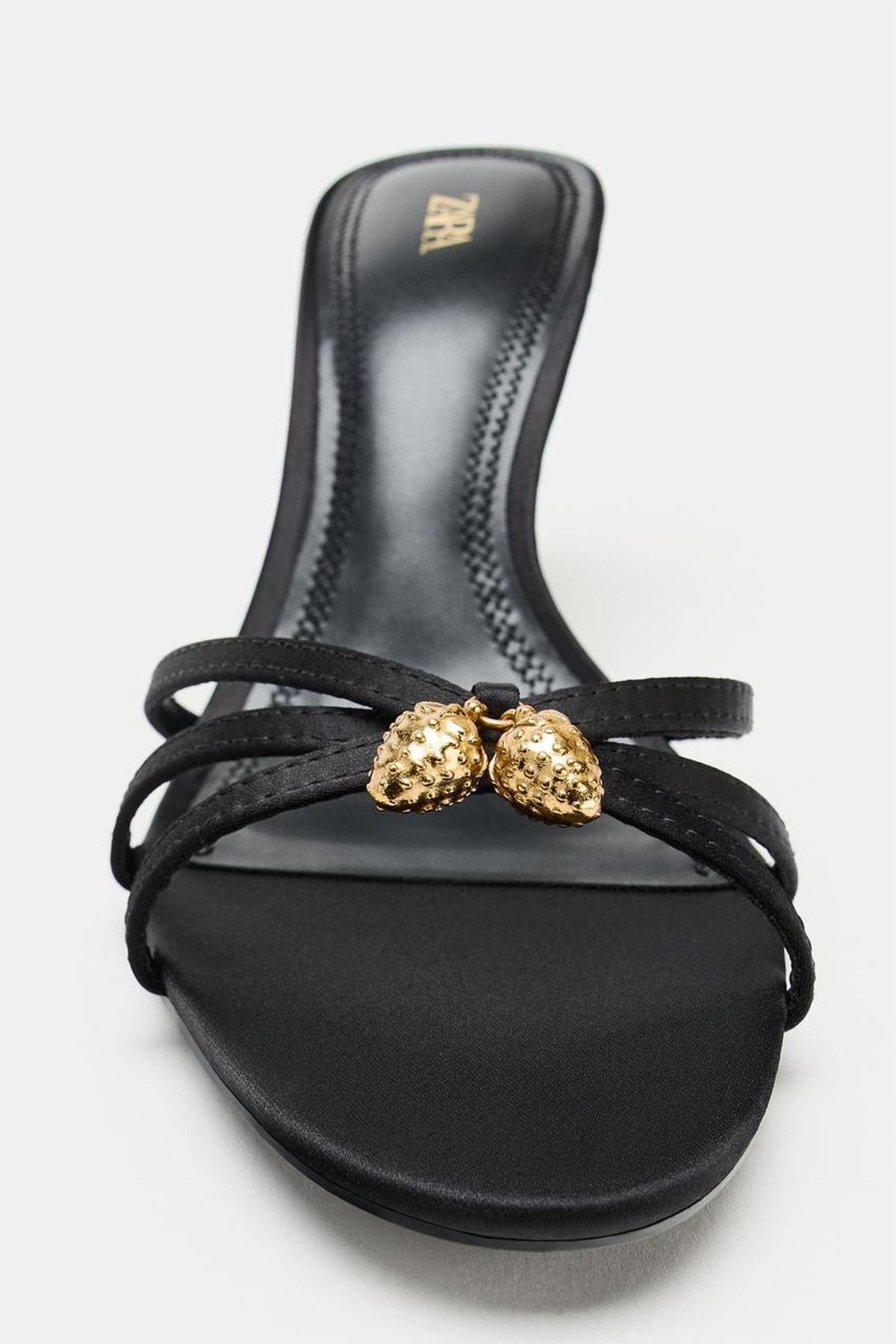 Sandales à talons et lanières