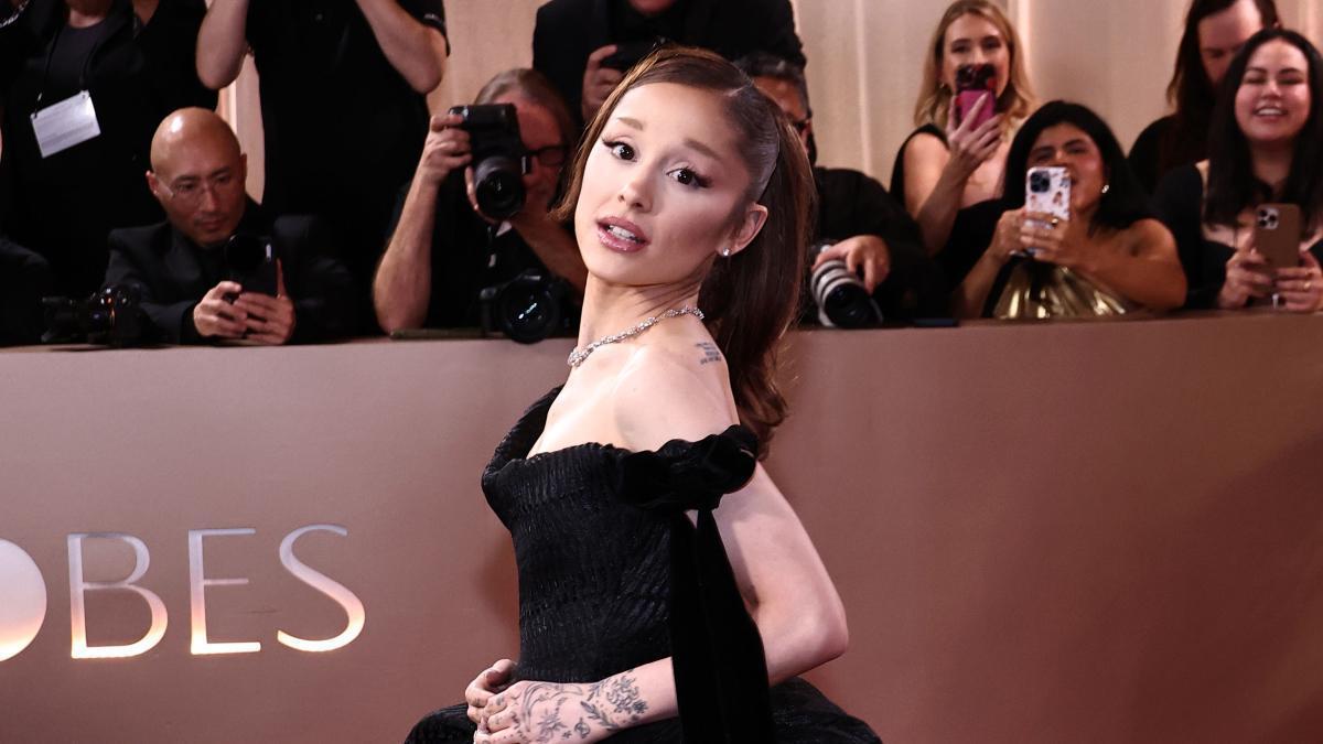 Ariana Grande poursuit deux hackers anonymes pour avoir divulgué ses chansons