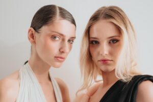 'Lèvres en verre', la tendance maquillage pour obtenir des lèvres juteuses, avec du volume et une brillance irrésistible