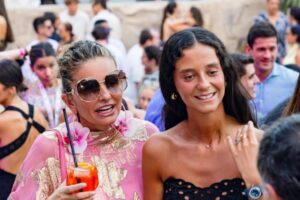 Certificat honorifique pour le corset découpé de Victoria Federica : c'est une marque espagnole et parfaite pour les soirées de festivals d'été