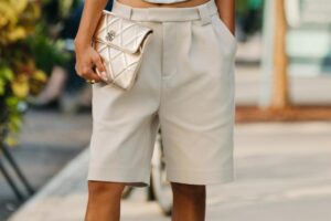 Dites adieu aux pantalons longs lors des journées chaudes : 5 shorts habillés Mango qui respirent l'élégance, sont stylés dans toutes les tailles et sont beaucoup plus cool