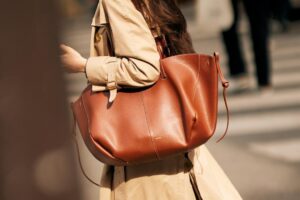 Il a l'air luxueux, mais il vient de Parfois : le sac cabas tendance automne 2026 qui promet de balayer les ventes avant septembre pour le retour au bureau