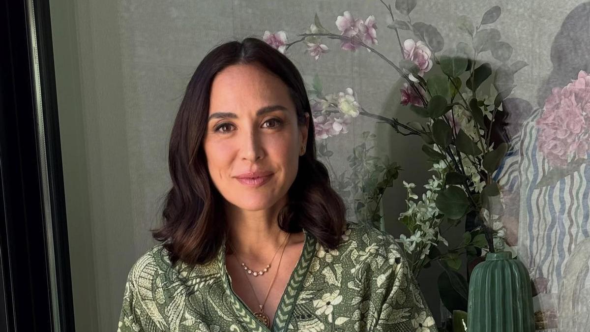 Tamara Falcó con un vestido verde estampado