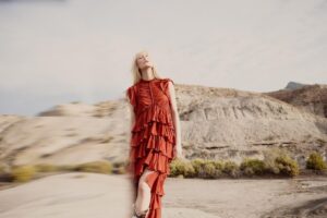 La marque londonienne qui transforme n'importe quel look estival en quelque chose de beaucoup plus intéressant