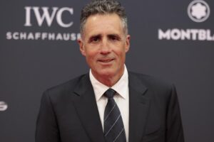 Miguel Indurain (61 ans) : « Avant, pendant l'étape, nous ne mangions pas de barres ou de gels, mais plutôt des sandwichs au jambon et au fromage ou des gâteaux que les masseuses de l'équipe nous achetaient »