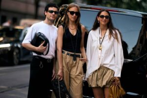 NOUVELLES MANGUE | Si vous pensiez faire du shopping aux soldes Mango, nous sommes désolés : leur nouvelle collection contient les véritables essentiels pour s'habiller comme une experte en été (des sabots aux tenues imprimées)