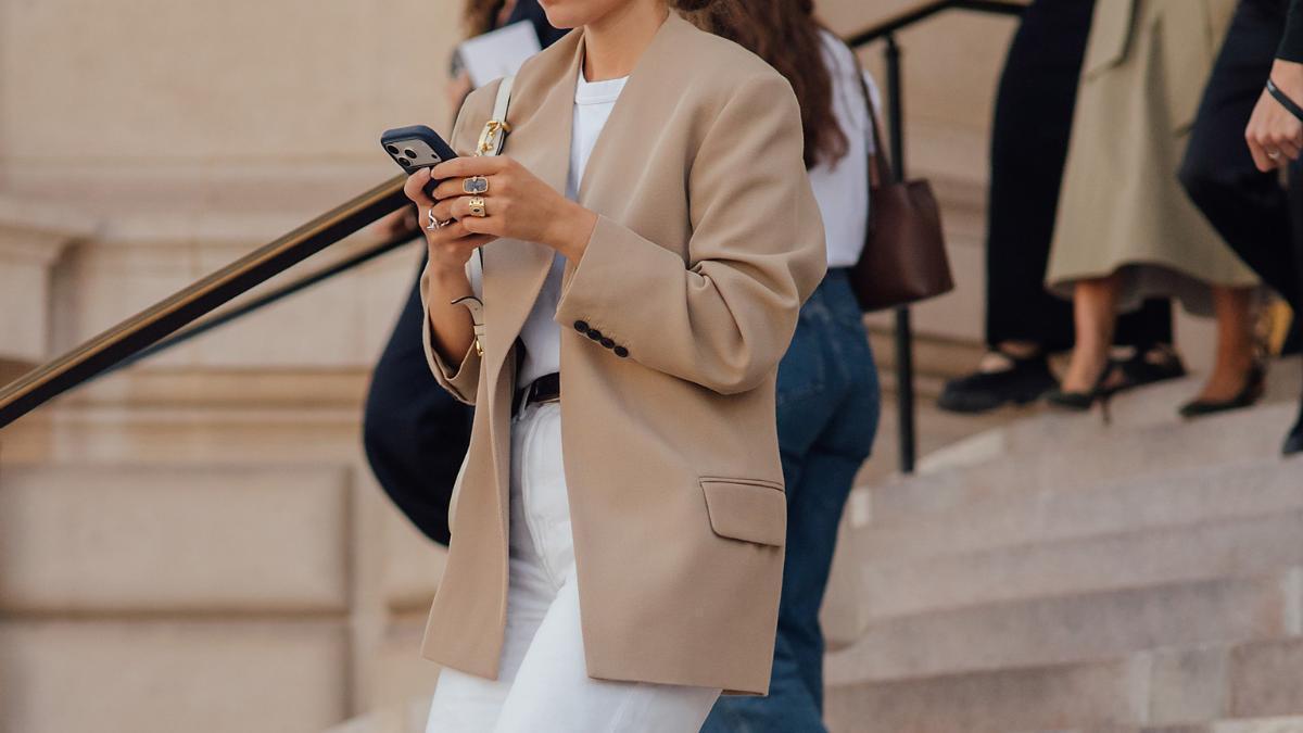 Novedades de Sfera para el otoño 2026: blusas románticas, vestidos con manguita y bailarinas planas de tendencia que arrasarán antes de septiembre