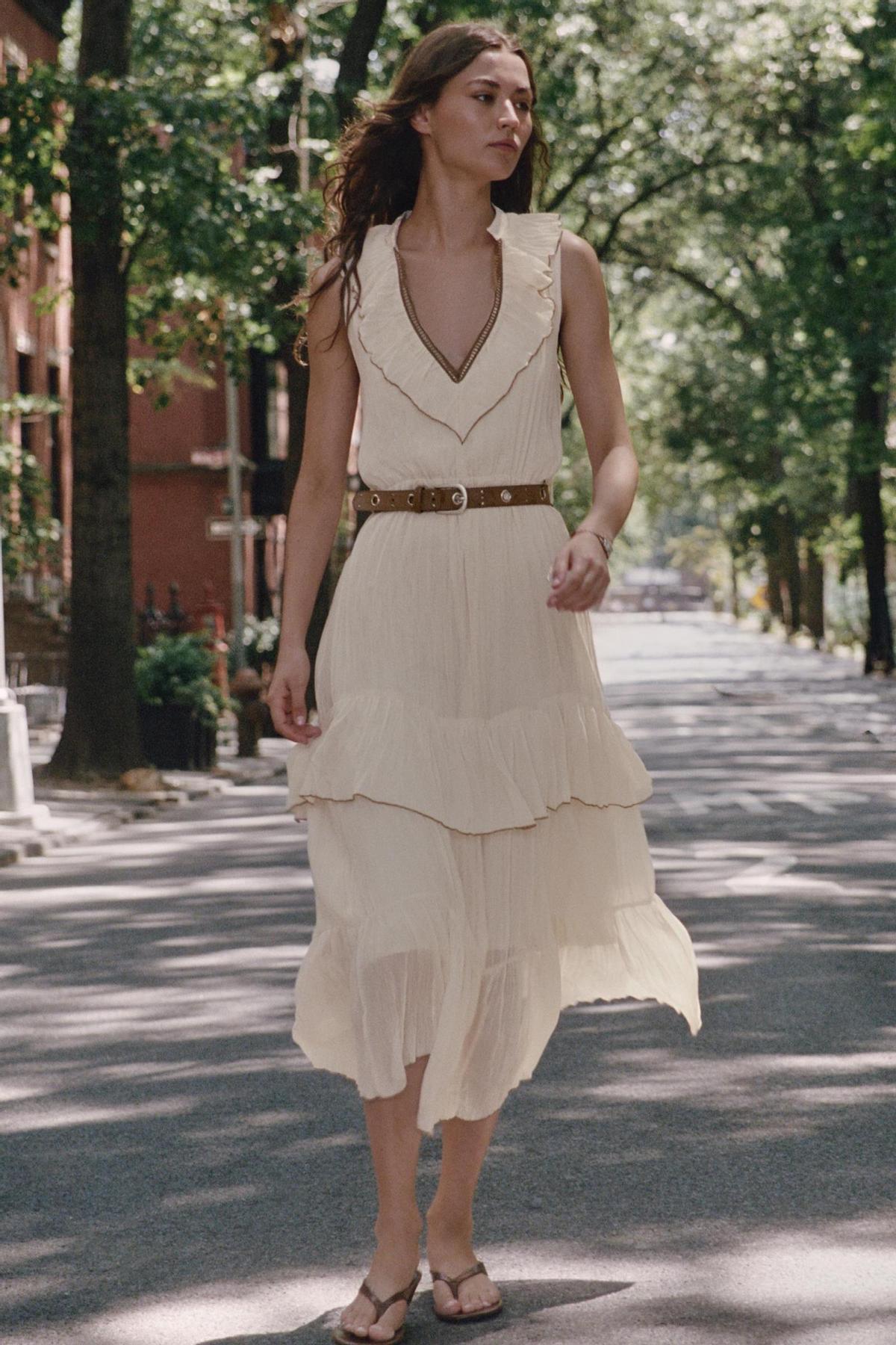 Robe midi avec volants et ceinture