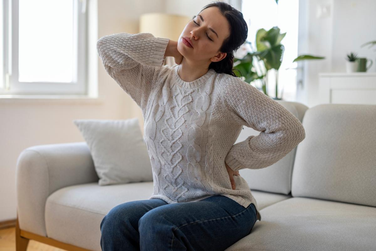 Au-delà du dos : d’autres zones clés qui affectent la posture