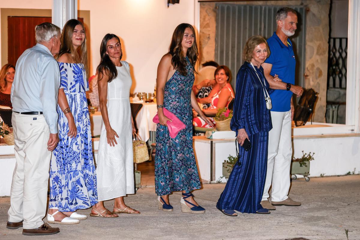 Infante Sofía avec la robe Desigual à Marivent