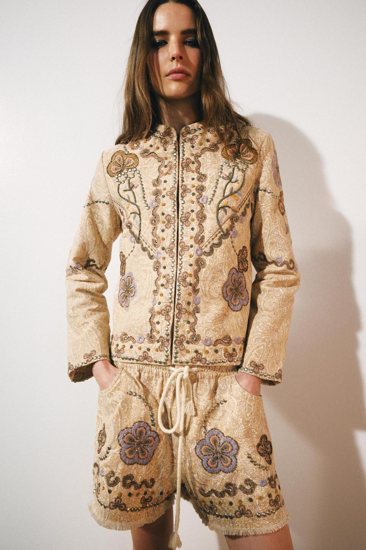 Veste avec broderie multicolore
