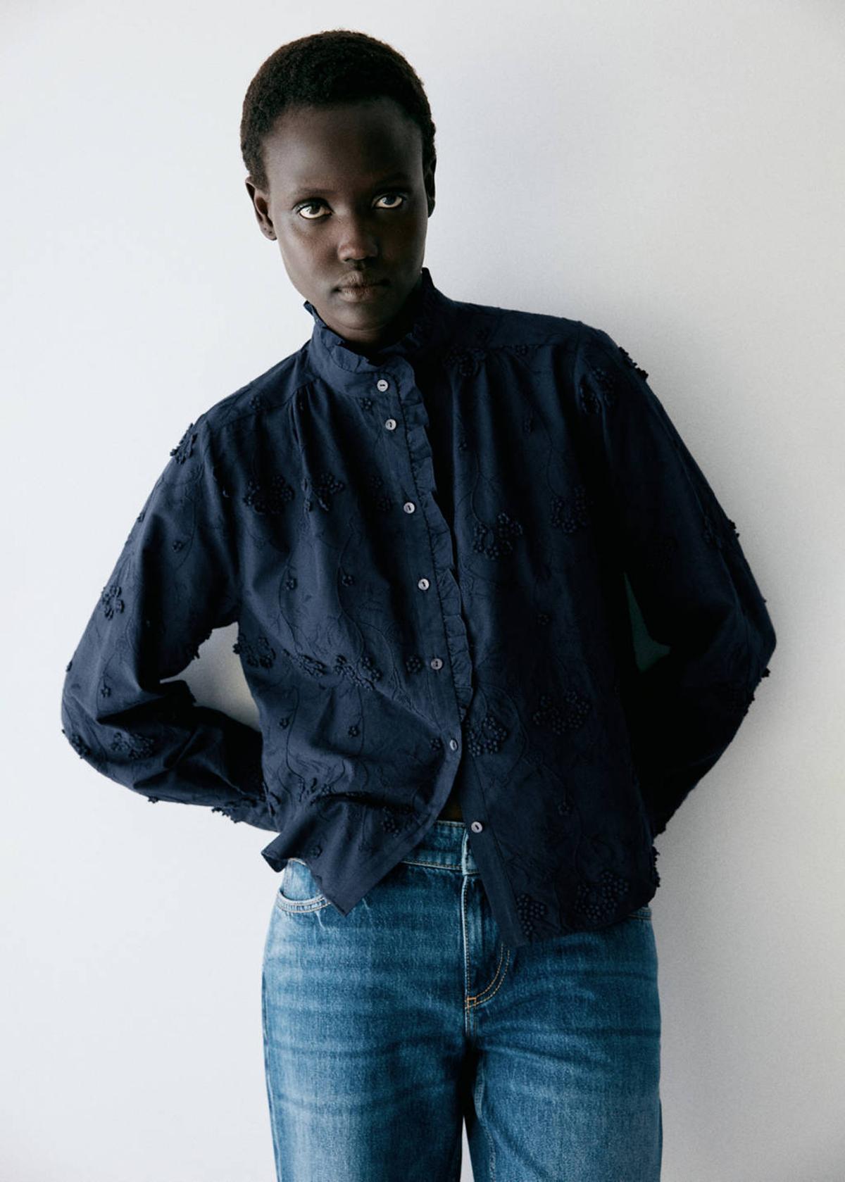 Blouse brodée à volants