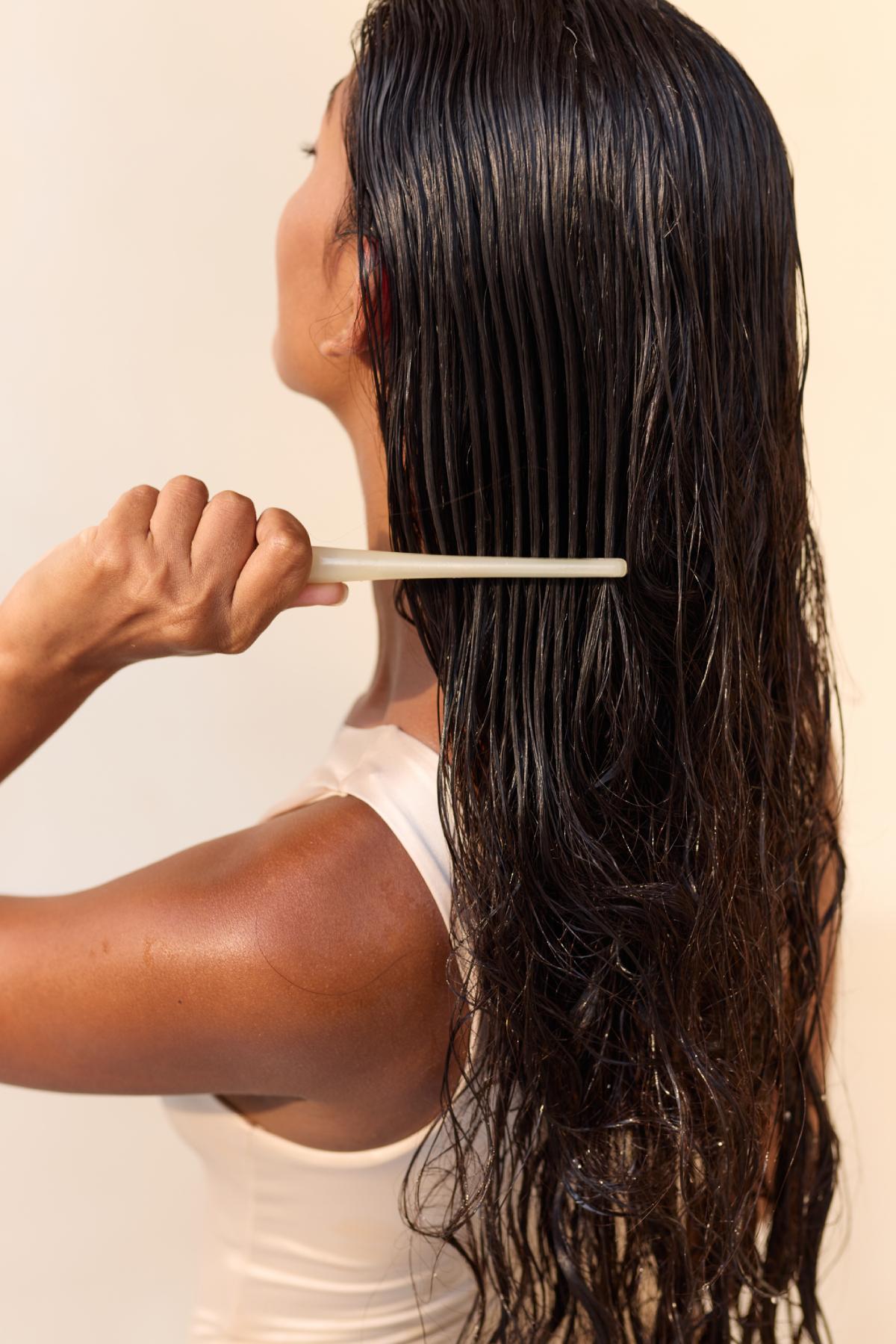 Voici comment arrêter la chute des cheveux en automne