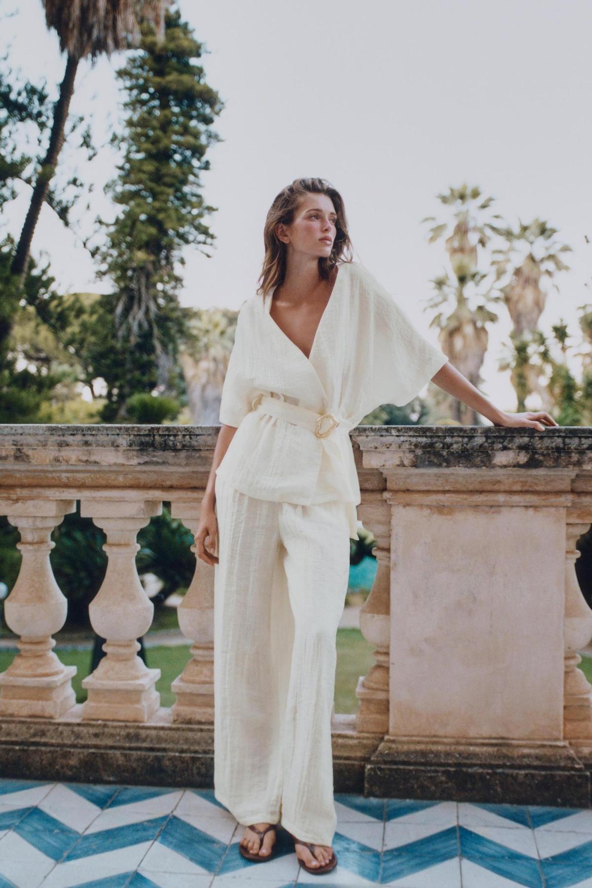Ensemble chemisier et pantalon blanc fluide