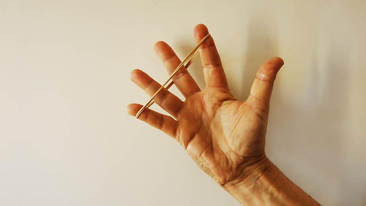 La gymnastique des doigts améliore la flexibilité, augmente la force de préhension et stimule la coordination cérébrale