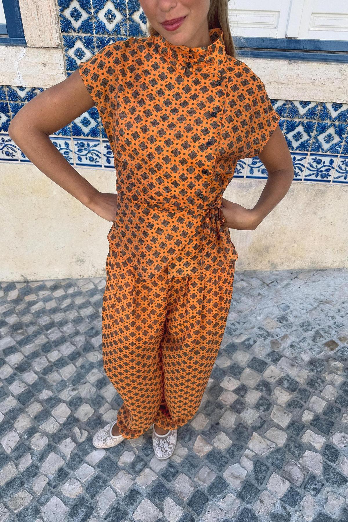 Ensemble chemisier et pantalon imprimés
