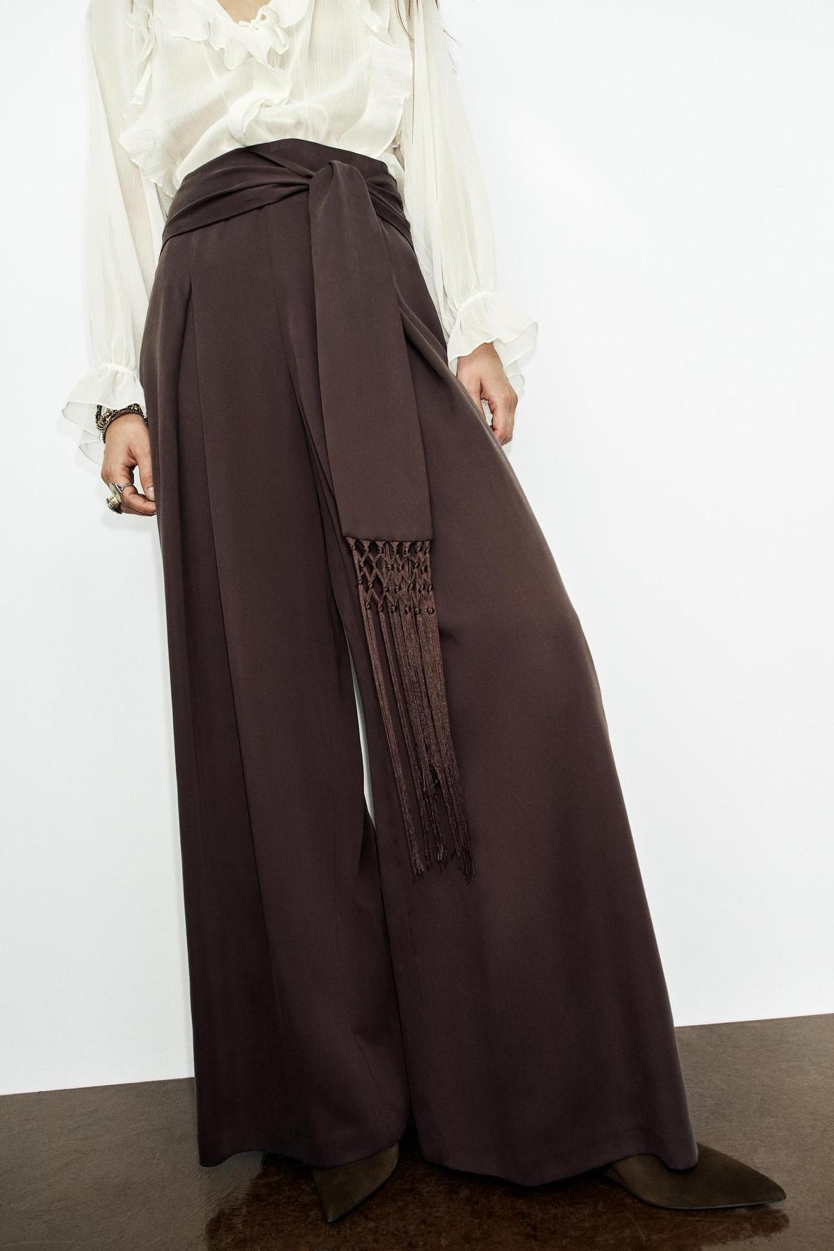 Pantalon habillé avec ceinture à franges