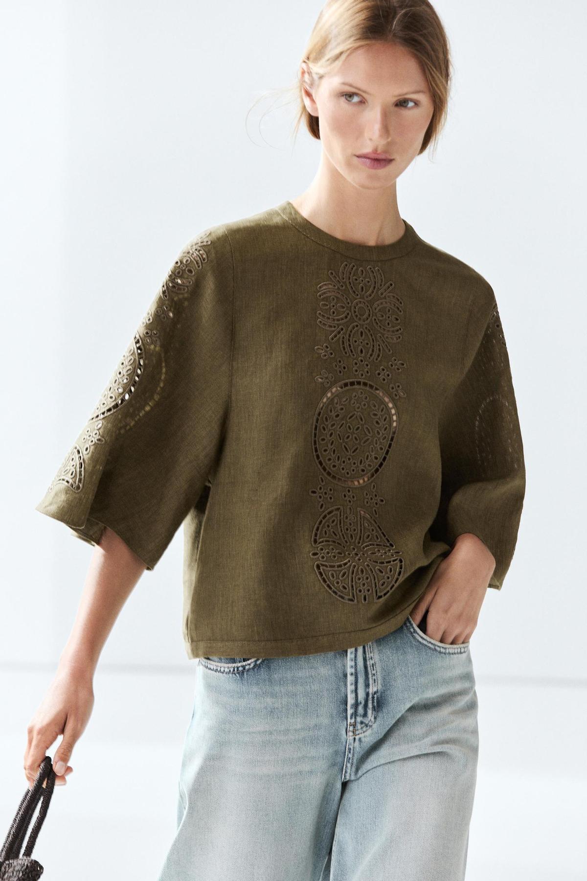 Blouse en lin avec broderie ajourée