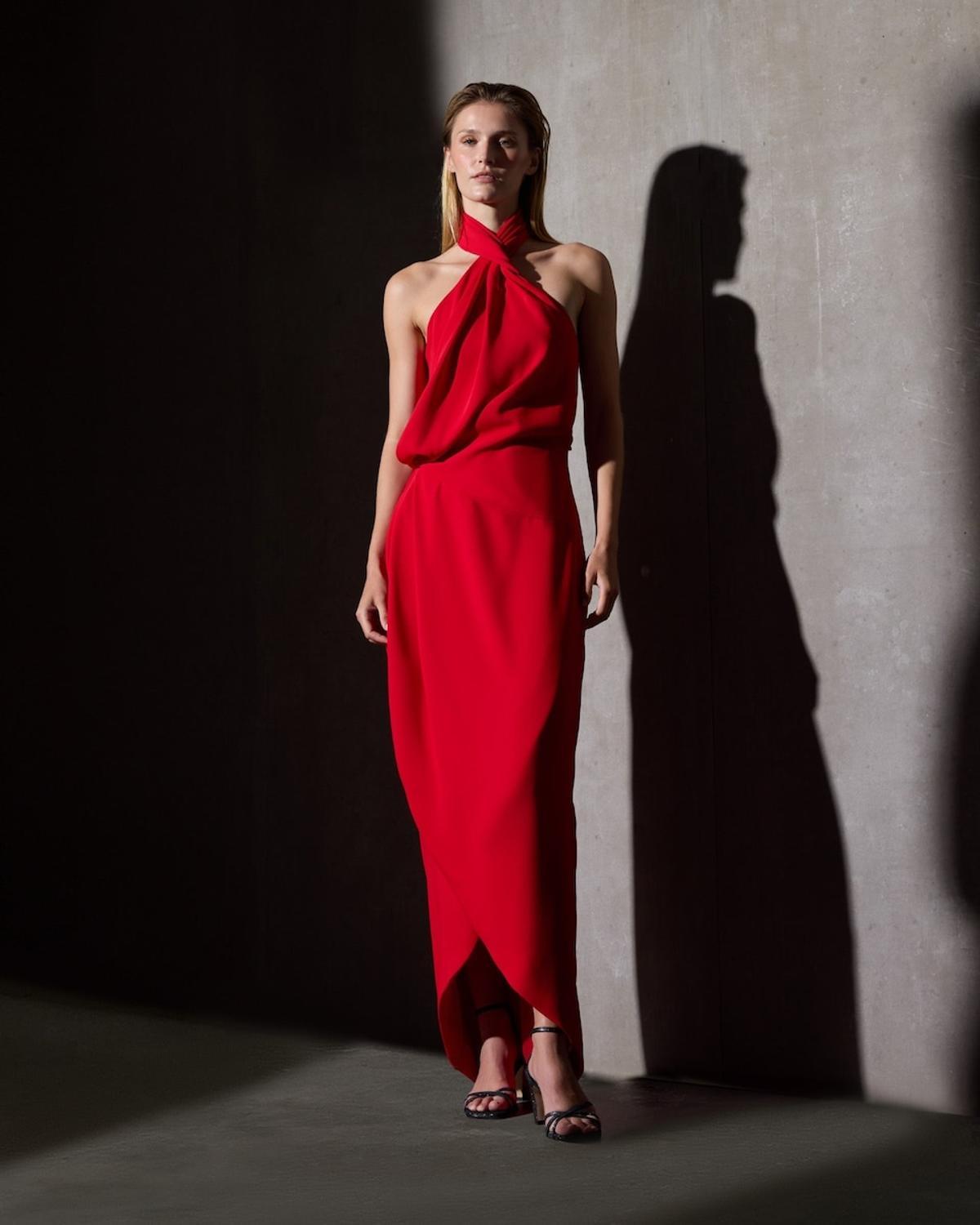 Robe dos nu rouge