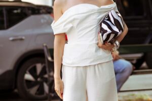 A l'honneur pour Primark : 5 tenues monochromes très élégantes au style luxueux et minimaliste à porter lors des soirées spéciales d'été