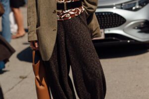 Adieu les jeans ennuyeux : 5 pantalons tendance Zara automne 2026 qui rehausseront même vos looks basiques les plus simples