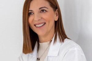 Claudia Popa, chimiste : « L'été n'a pas besoin d'entraînement extrême. Marcher à l'aube ou au crépuscule, nager ou faire de courtes séances de musculation suffisent à entretenir le bien-être physique. Et il est préférable de manger des repas plus légers mais complets »