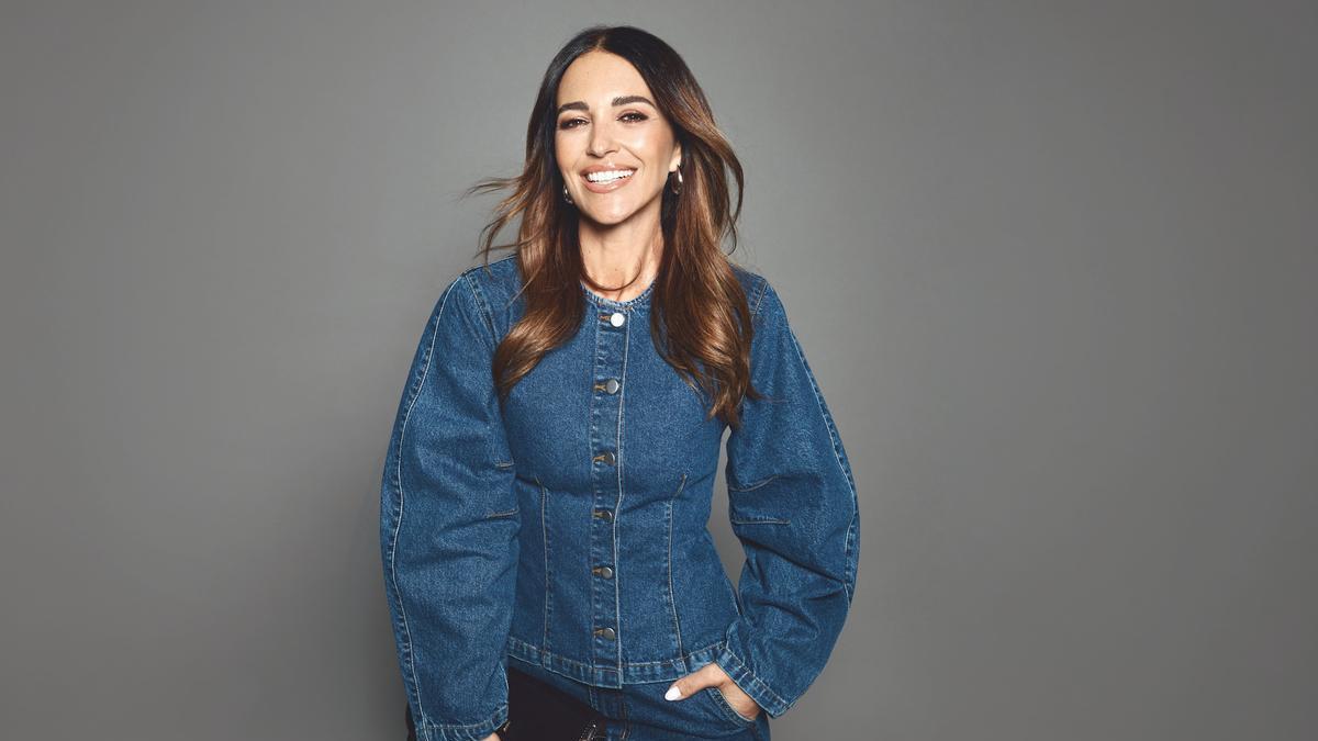 Mañana se esperan colas kilométricas en el Primark de Gran Vía de Madrid por las chaquetas de la nueva colección de Paula Echevarría: vaqueras,