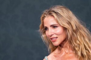 Elsa Pataky (50 ans) : « Je m'entraîne cinq jours par semaine. Ma routine d'entraînement est variée et intense, j'associe la force avec des poids, du pilates et autres séances de cardio et d'équilibre »