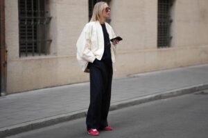 Juan Avellaneda, designer, sur les baskets qui seront tendance à l'automne 2026 : « Les baskets avec très petites semelles sont celles qui sont plus solides, plus que les grosses typiques »