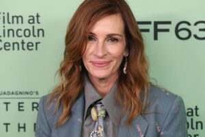 Julia Roberts utilise ce parfum classique (renouvelé) que nous avons tous eu sur notre coiffeuse car il sent la cerise et la violette