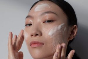 La crème coréenne à 16 euros devenue un phénomène : hydrate, illumine et protège du soleil