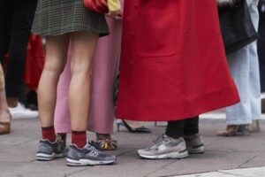 La nouvelle New Balance marron qui vous fera oublier Adidas et élèvera vos looks d'automne à un autre niveau