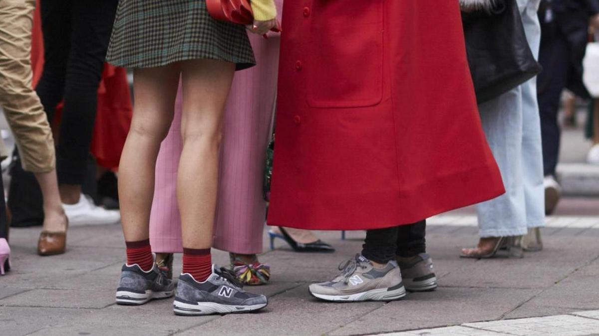 Las nuevas New Balance marrones que te harán olvidar las Adidas y elevarán tus looks de otoño a otro nivel