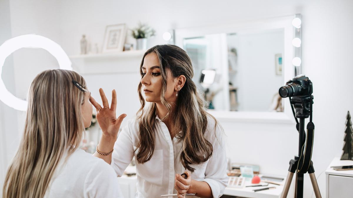 Los expertos coinciden: "La crema Nivea del bote azul es ideal para mezclar con el maquillaje y para muchos trucos de belleza más"