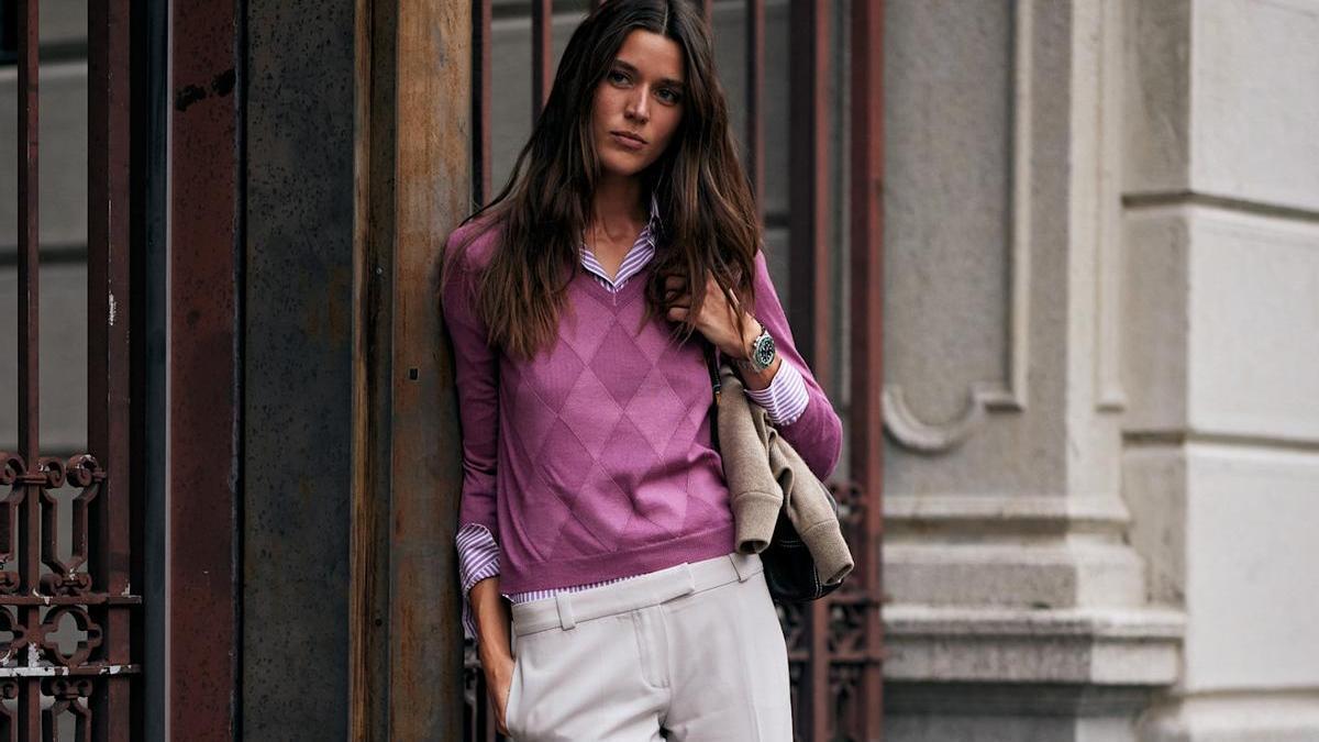 Look de street style con bailarina tipo merceditas