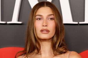 Ni fillers, ni crayon à lèvres marqué : c'est l'astuce maquillage qui donne aux lèvres un aspect plus volumineux (sans que cela se remarque)