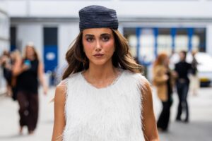 Qu'est-ce que le « blondeur » et pourquoi cela deviendra votre technique de maquillage préférée pour cet été (et toujours)
