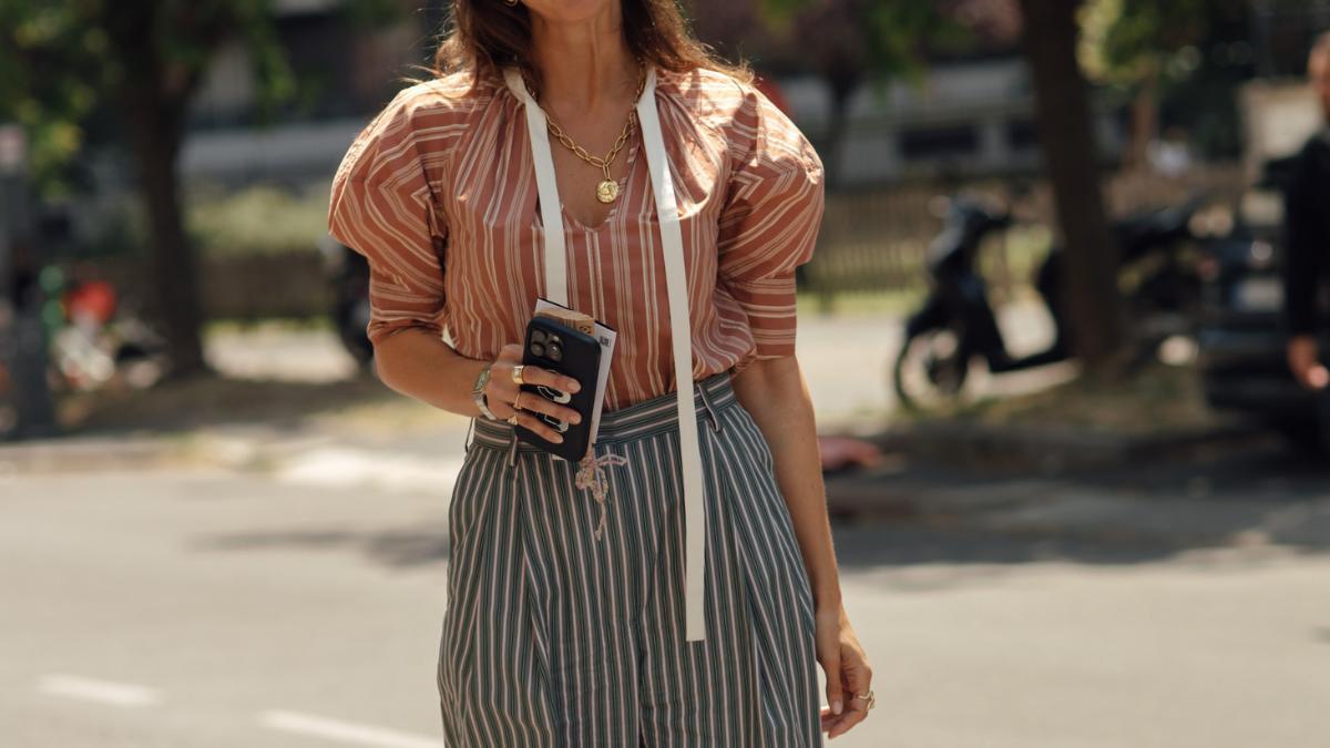 Zara vuelve a batir récord de ventas gracias a estos conjuntos coordinados perfectos para llevar en agosto y septiembre con sandalias planas