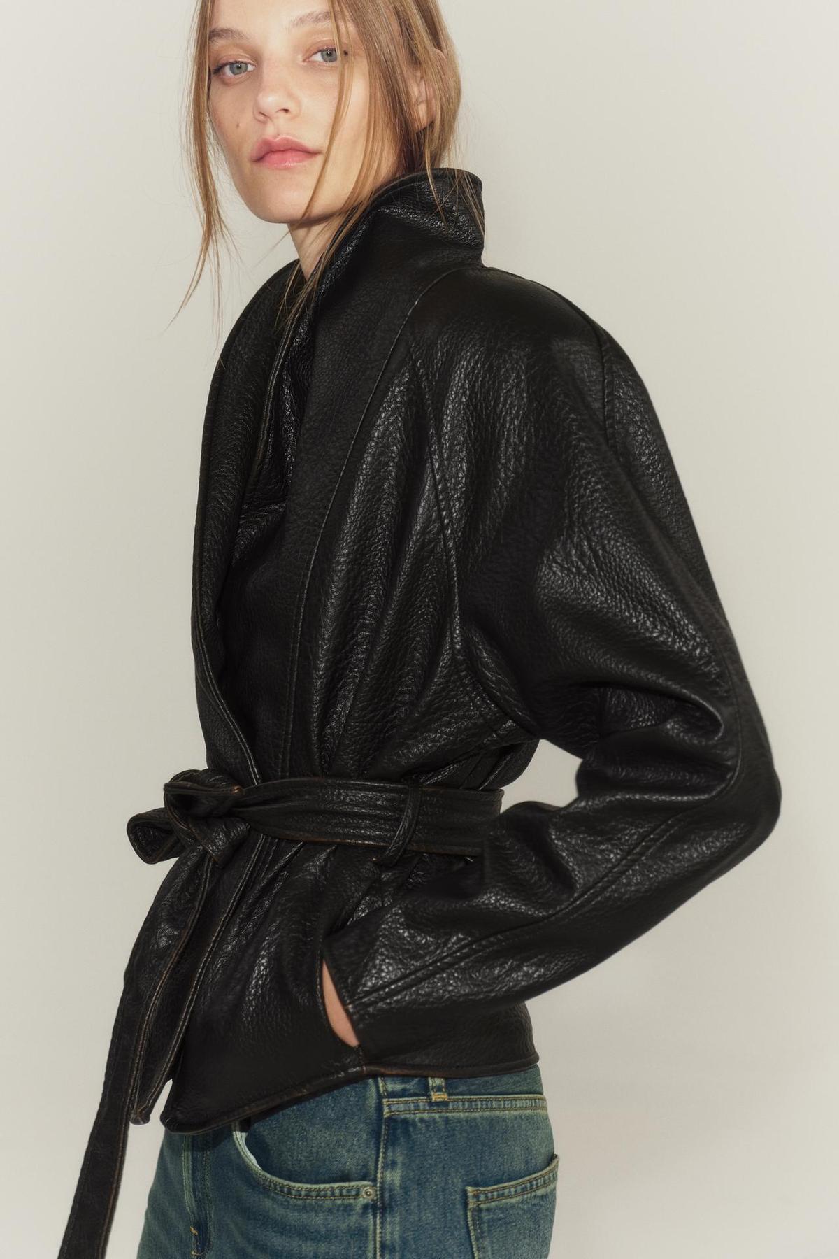 Veste en cuir marron avec ceinture