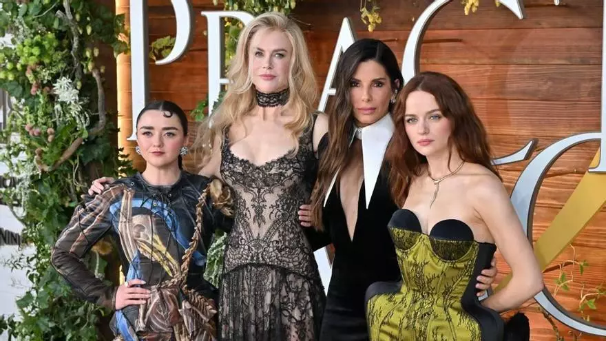 De Nicole Kidman à Sandra Bullock : les looks des protagonistes de « Practically Magic 2 » lors de la première mondiale du film