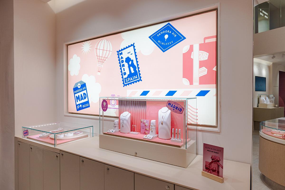 Poinçons de la nouvelle boutique Pandora à Madrid