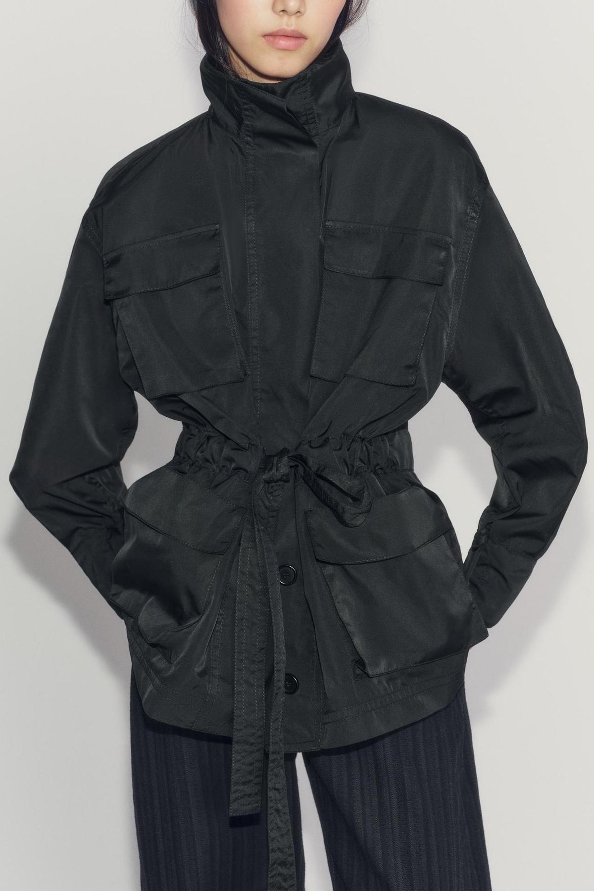 Veste avec ceinture et poches