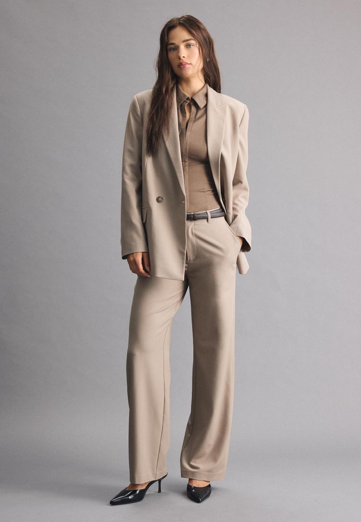 Pantalon beige avec ceinture