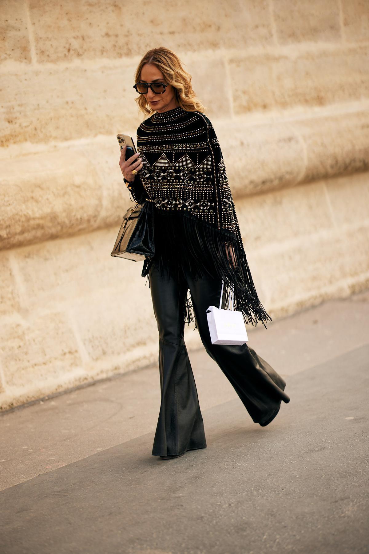 Look street style avec un pantalon en cuir