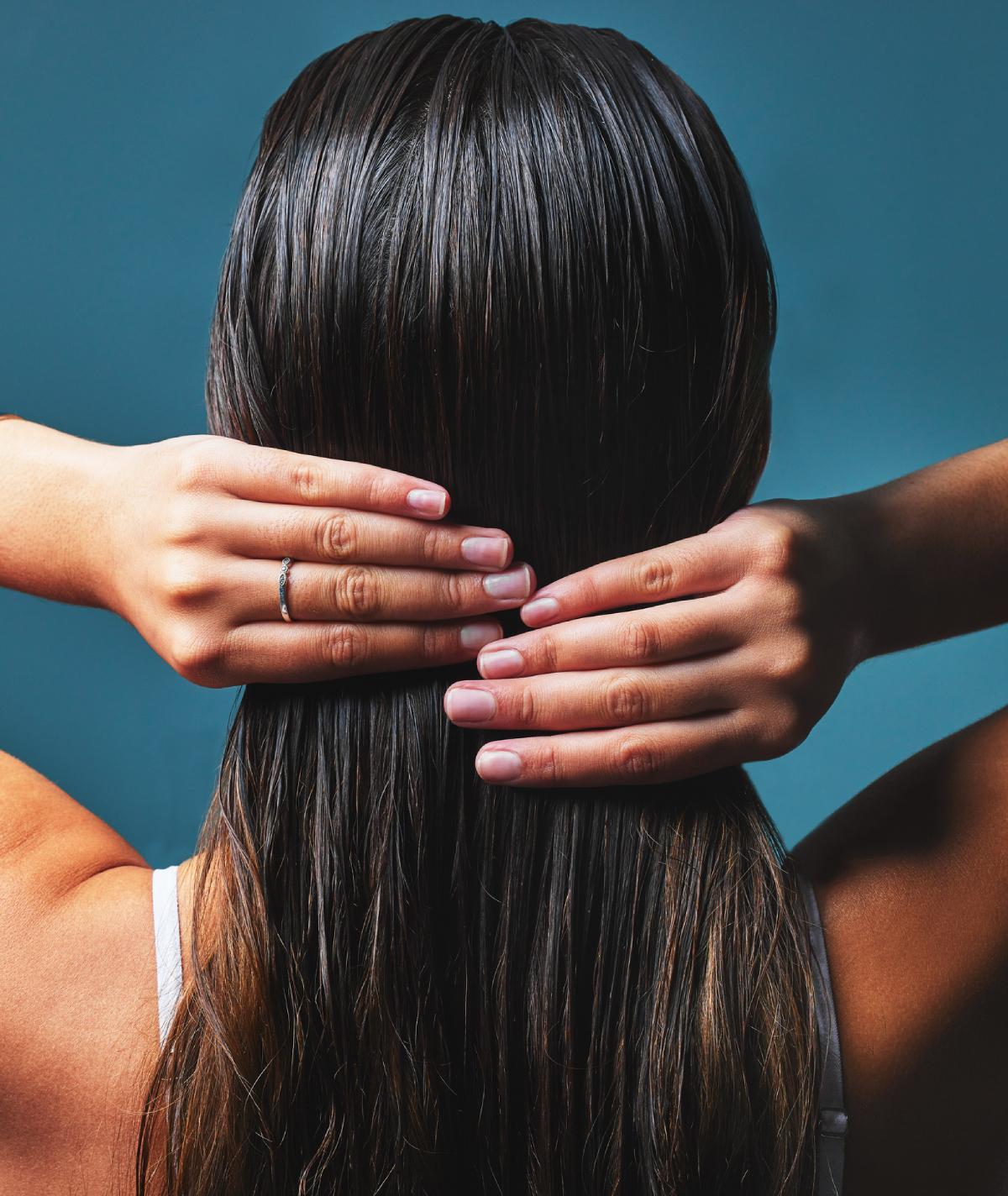 Comment différencier les pellicules de la dermatite séborrhéique
