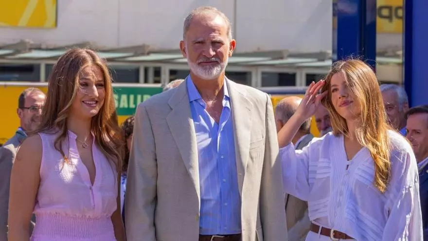 Le roi Felipe VI, la princesse Leonor et l'infante Sofía soutiennent la première de la Formule 1 à Madrid : leur rencontre avec Fernando Alonso et Carlos Sainz